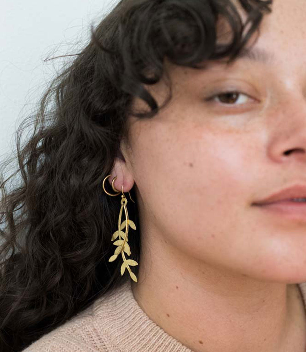 Aamani Linear Vine Dangle Earring