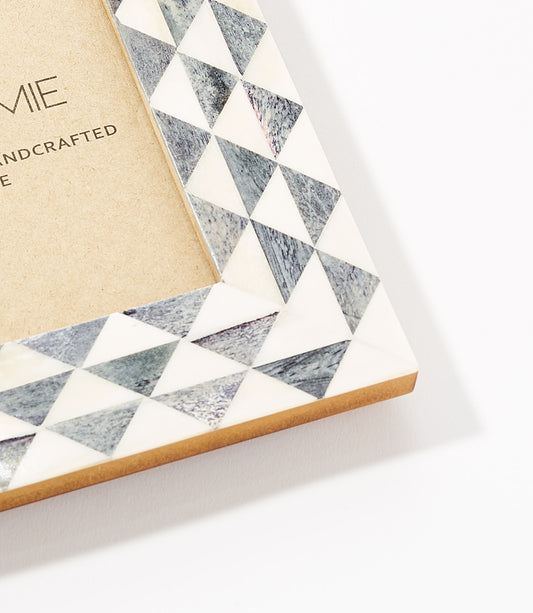 Varuna 5x7 Gray & White Picture Frame - Handmade