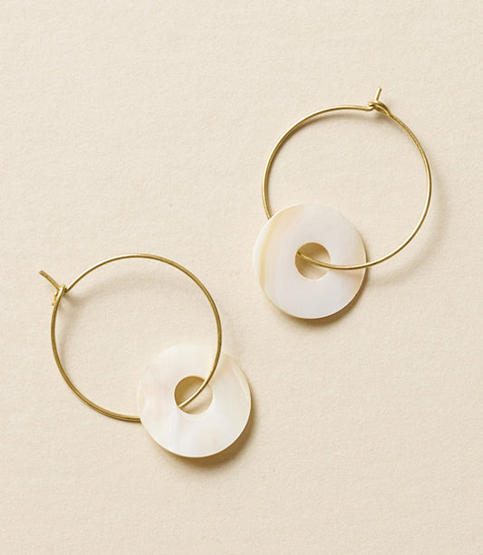 Varidi Dainty Gold Hoop Earrings - Mother of Pearl