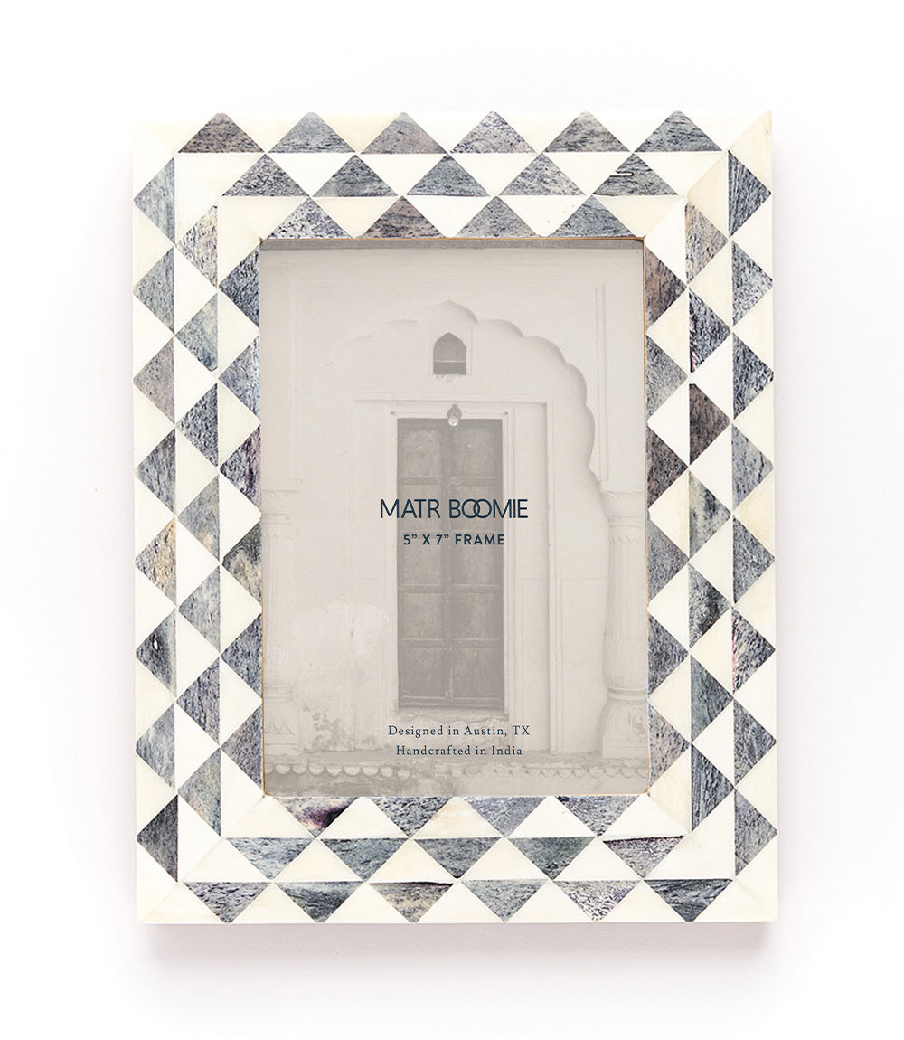 Varuna 5x7 Gray & White Picture Frame - Handmade