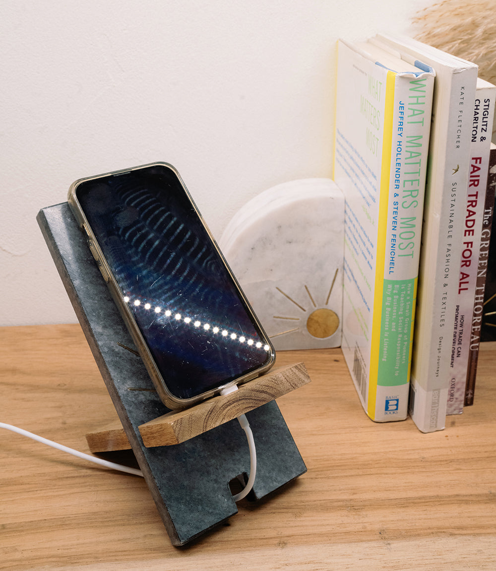 Indukala Sunrise Black Marble Phone Stand