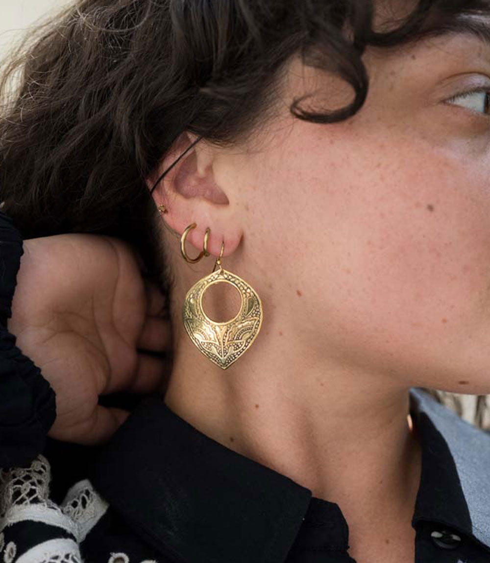 Yashi Embossed Statement Earring